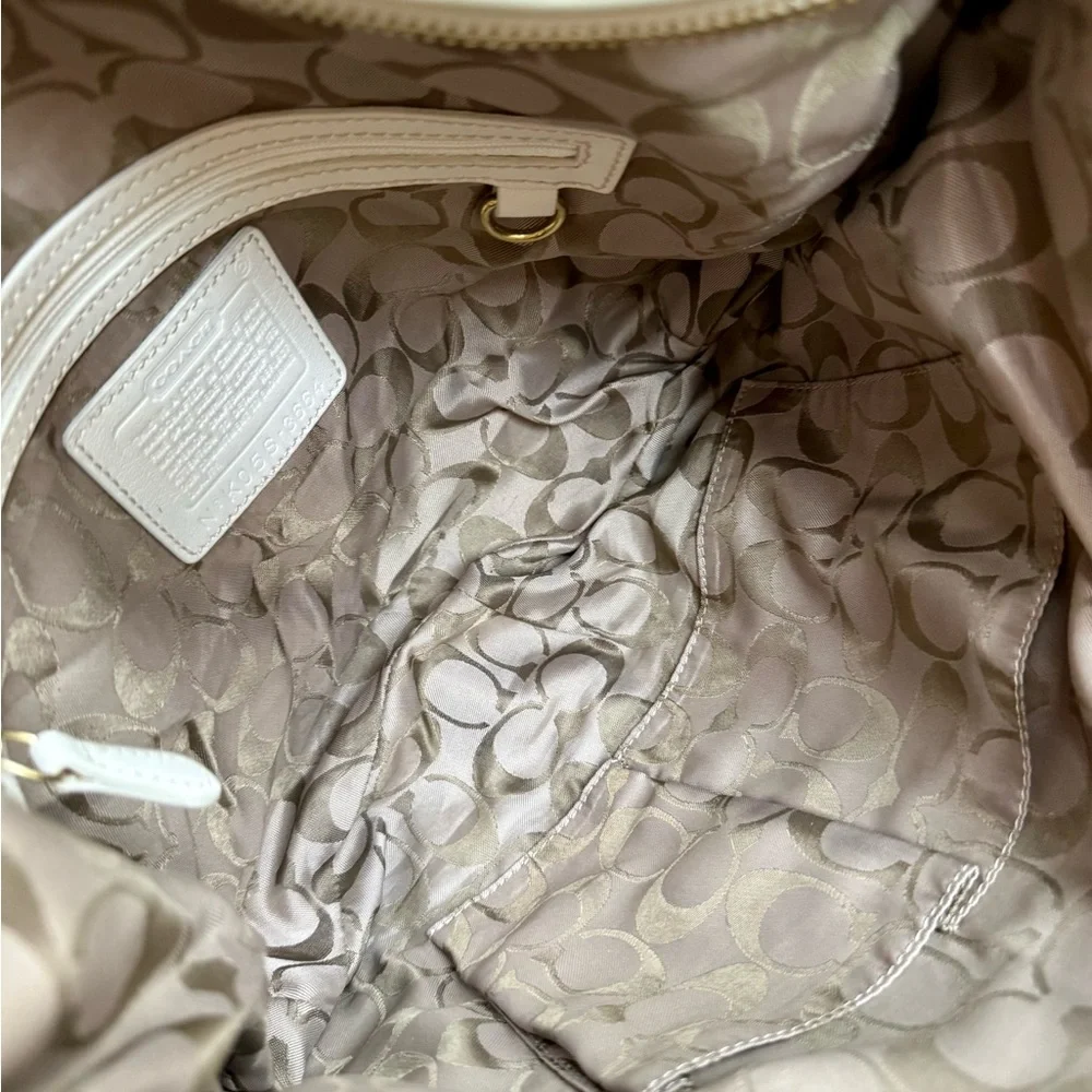 Vintage Coach Suede and Leather Chevron Hobo bag - Picture 4 of 10